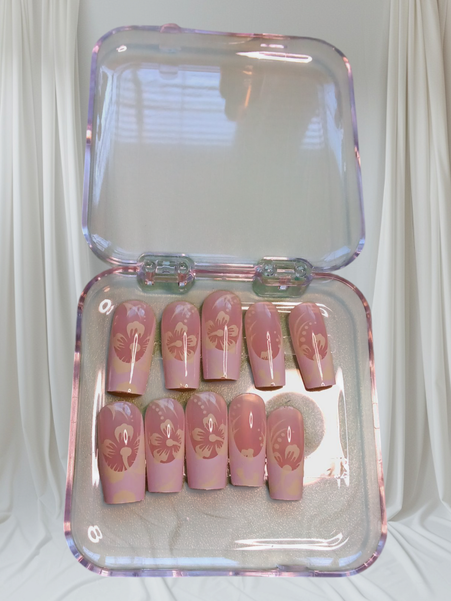 Press ones French tip with flowers