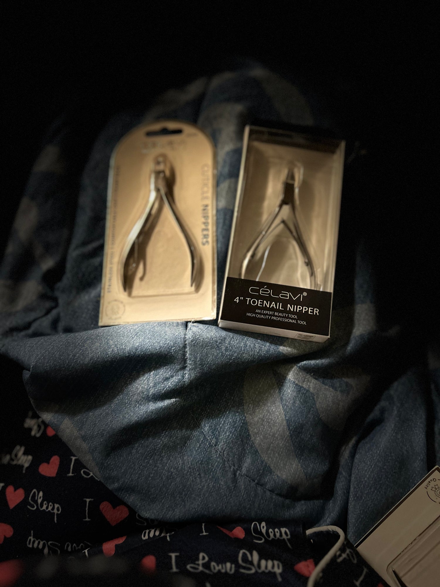 Cuticle nipper, and toenail nipper